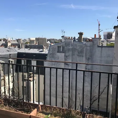 Terasse Sur Les Toit De Paris